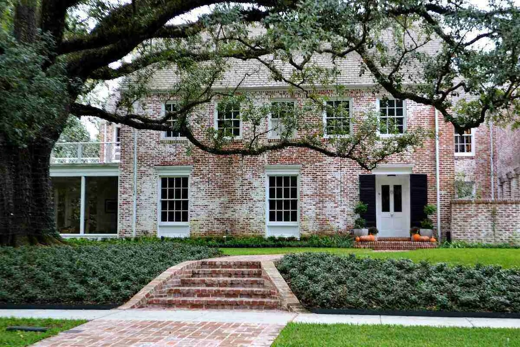 12 Low-Maintenance Landscaping Ideas for Your Houston Yard